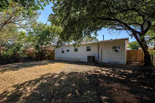 910 SW Crestview, Lawton, OK 73505