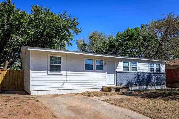 910 SW Crestview, Lawton, OK 73505