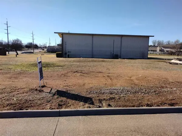 6708 NW Willow Wood Loop, Lawton, OK 73505
