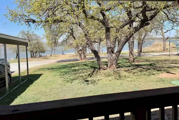 6424 N Shore, Marlow, OK 73055