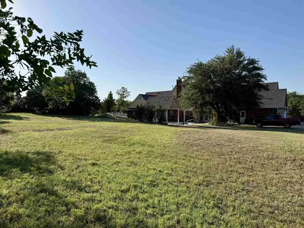2020 W Camelback, Duncan, OK