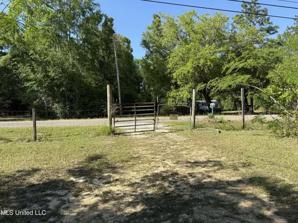 22223 Mcghee Drive, Saucier, MS 39574