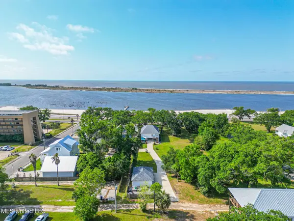 544 Beach Boulevard, Biloxi, MS 39530