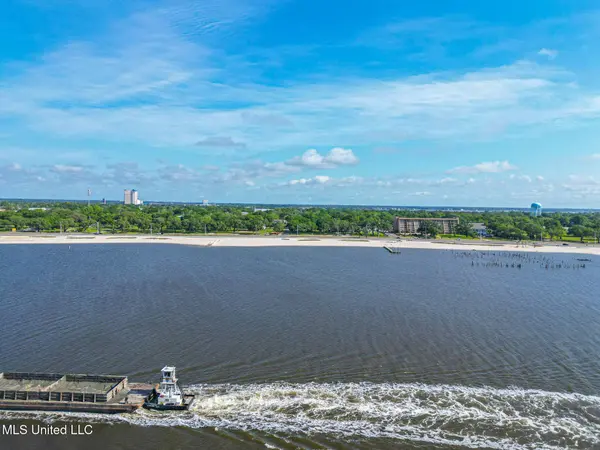 544 Beach Boulevard, Biloxi, MS 39530