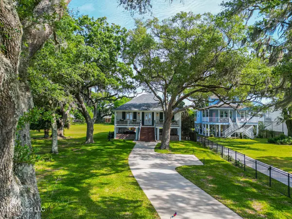 544 Beach Boulevard, Biloxi, MS 39530