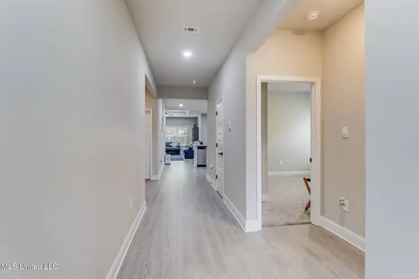 84 Saltmeadow Circle, Ocean Springs, MS 39564