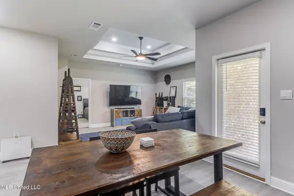 84 Saltmeadow Circle, Ocean Springs, MS 39564