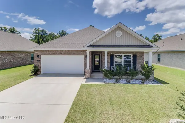 84 Saltmeadow Circle, Ocean Springs, MS 39564