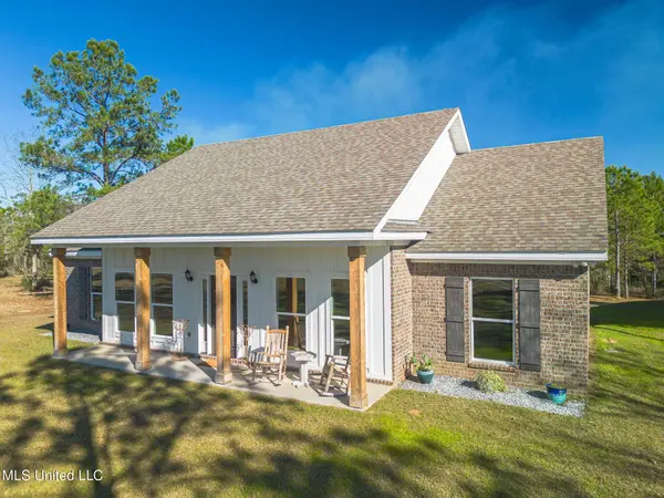 49 Clear Lake Road, Perkinston, MS 39573