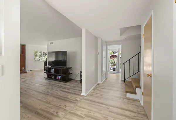 1161 Via Arroyo, Ventura, CA 93003-1326