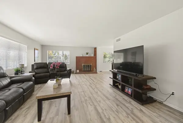 1161 Via Arroyo, Ventura, CA 93003-1326