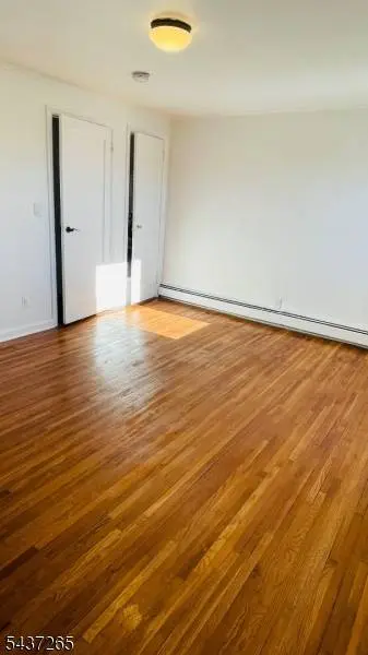 728 Thomas St, Elizabeth City, NJ 07202