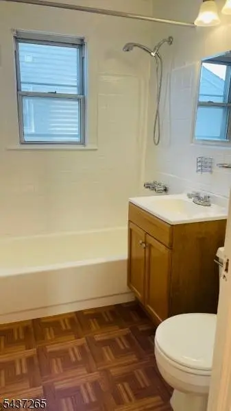 728 Thomas St, Elizabeth City, NJ 07202
