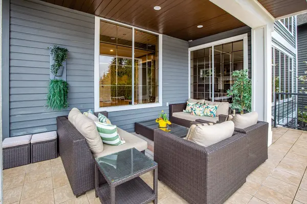 3973 Braemar PL, North Vancouver, BC V7N 4M8