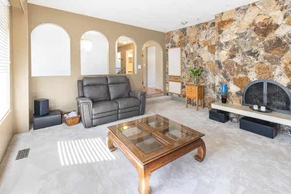 781 Pinemont AVE, Port Coquitlam, BC V3B 5B7
