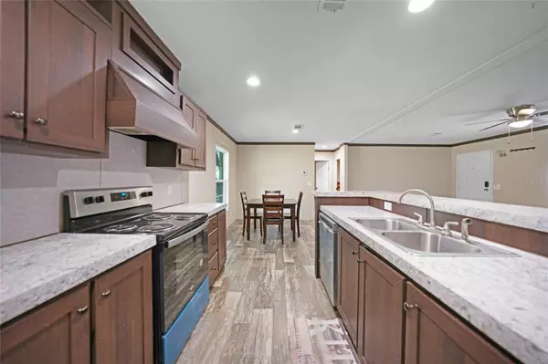 9827 SE HOTH RD, Arcadia, FL 34266