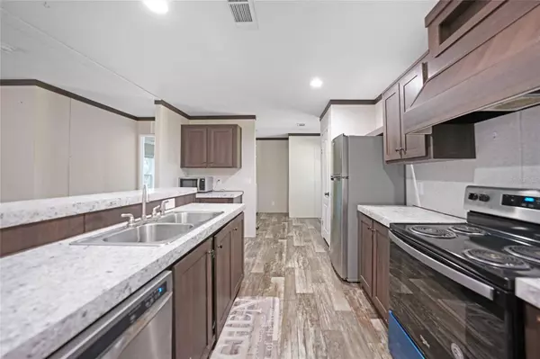 9827 SE HOTH RD, Arcadia, FL 34266