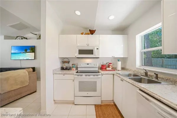 656 Concert DR, Lake Placid, FL 33852