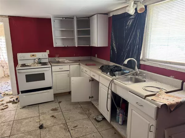 225 S HILLSBOROUGH AVE, Arcadia, FL 34266