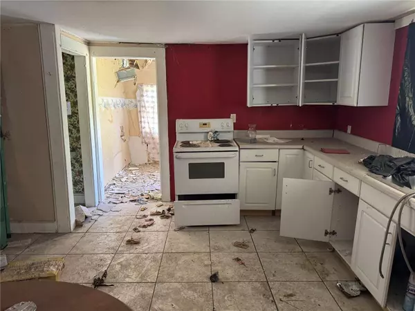 225 S HILLSBOROUGH AVE, Arcadia, FL 34266