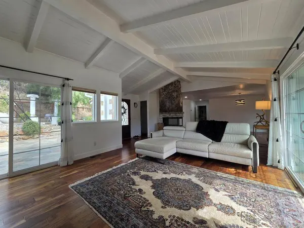 1165 Midway Dr, Alpine, CA 91901