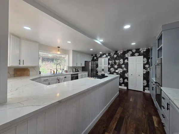 1165 Midway Dr, Alpine, CA 91901