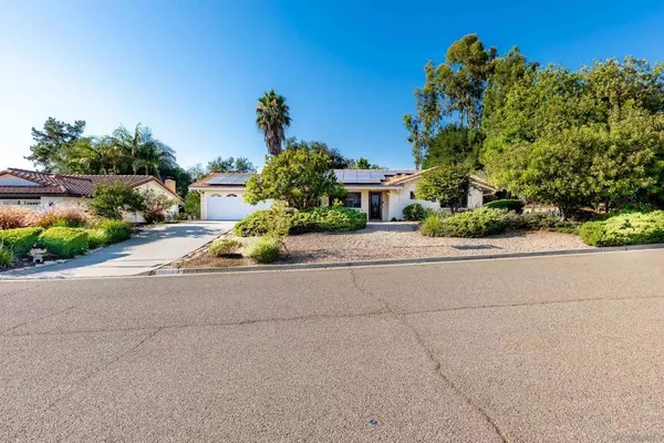 10506 Moon View Way, Escondido, CA 92026