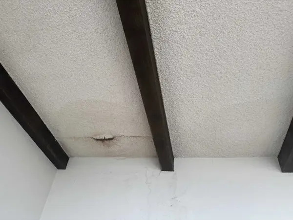 306 Ocean View Dr, Vista, CA 92084-6052