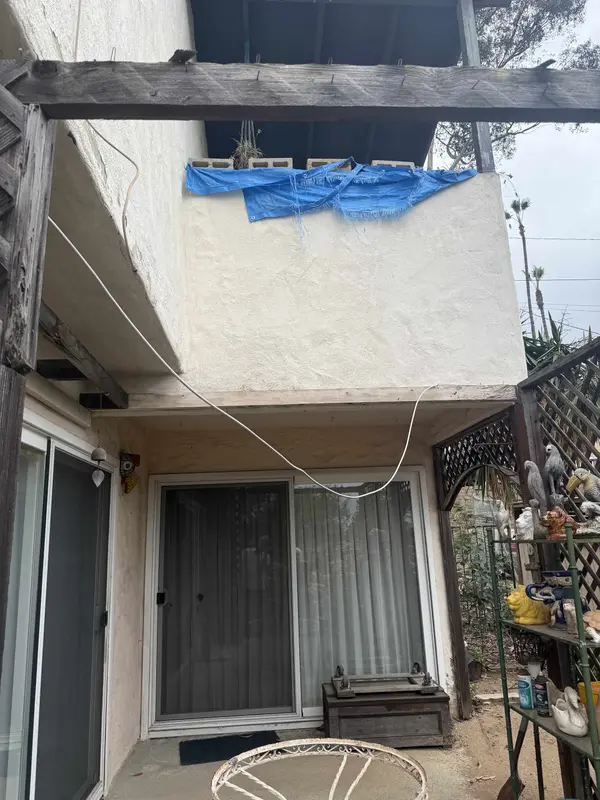 306 Ocean View Dr, Vista, CA 92084-6052