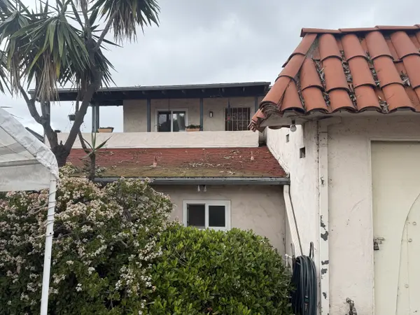 306 Ocean View Dr, Vista, CA 92084-6052