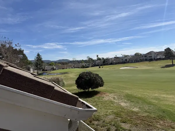 1091 Shadowridge Dr #118, Vista, CA 92081-9051