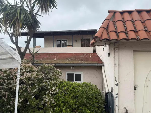 306 Ocean View Dr, Vista, CA 92084-6052