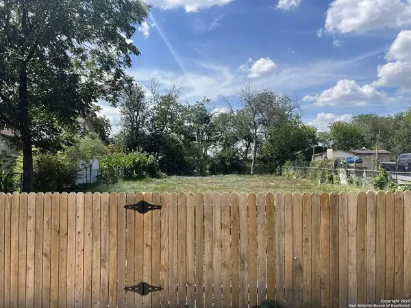 123 Juanita, San Antonio, TX 78237