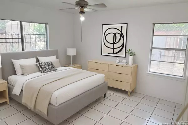 4418 Sun Vista Ln, San Antonio, TX 78217