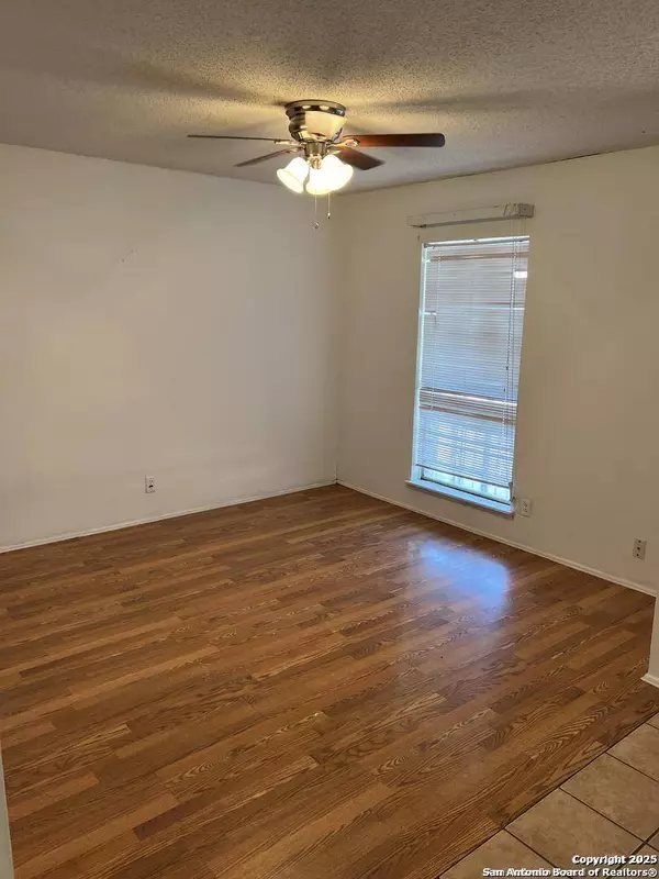 4418 Sun Vista Ln, San Antonio, TX 78217