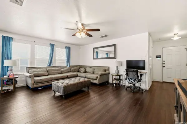 926 Saxonhill Dr, San Antonio, TX 78253-6128