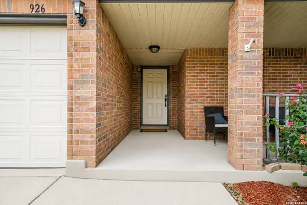 926 Saxonhill Dr, San Antonio, TX 78253-6128