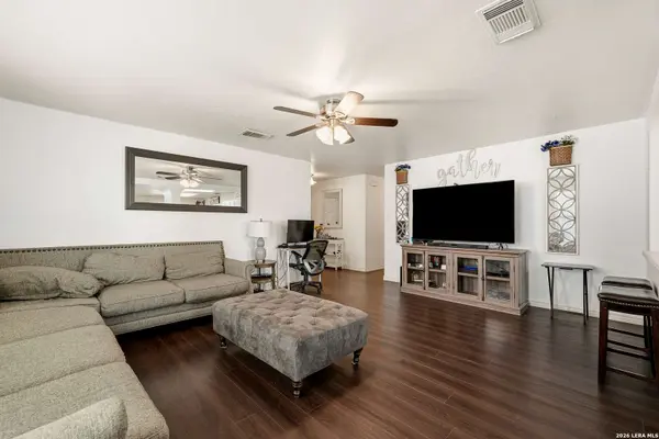 926 Saxonhill Dr, San Antonio, TX 78253-6128