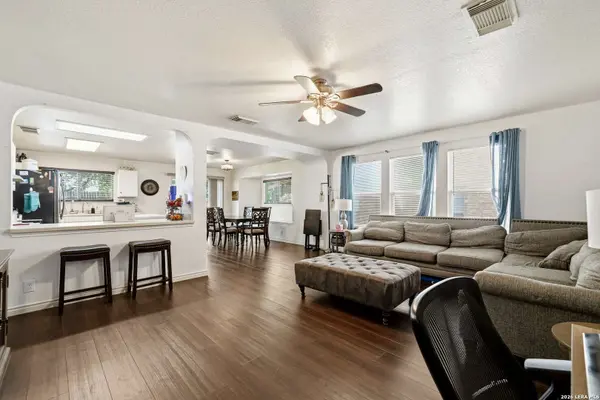 926 Saxonhill Dr, San Antonio, TX 78253-6128