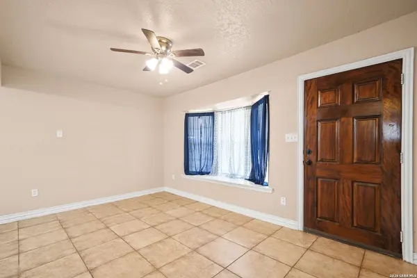 1651 S Elmendorf, San Antonio, TX 78207