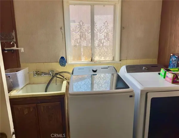 11816 Mitla, Downey, CA 90241