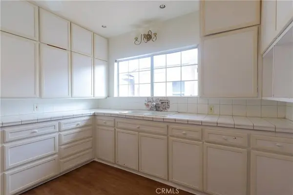 1111 W 54th, Los Angeles, CA 90037