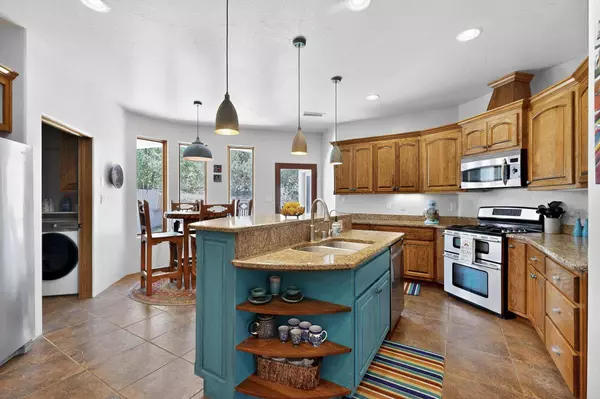 10 FRANCISCO RD, Cedar Crest, NM 87008