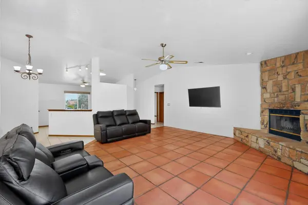 4953 TB Catron AVE NW, Albuquerque, NM 87114