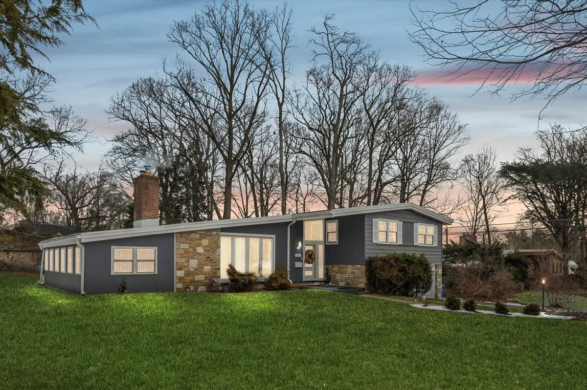 227 Glenwood Rd, Elkins Park, PA 19027-3522