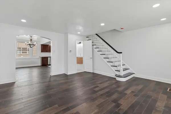 6603 N 21st St, Philadelphia, PA 19138-2607