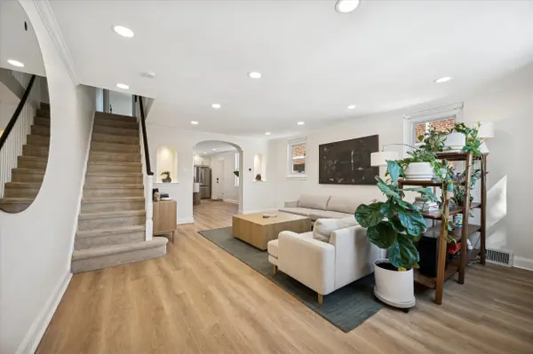 935 E Slocum St, Philadelphia, PA 19150-3607