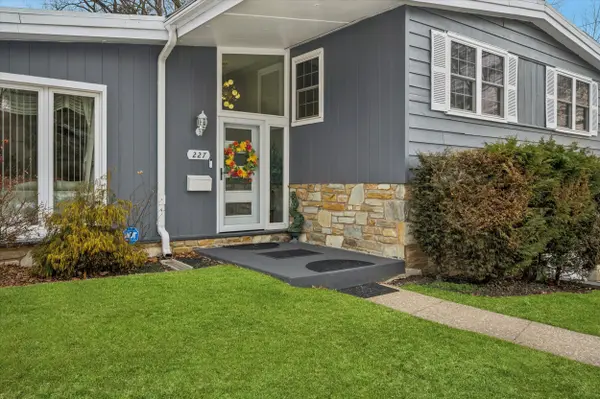 227 Glenwood Rd, Elkins Park, PA 19027-3522