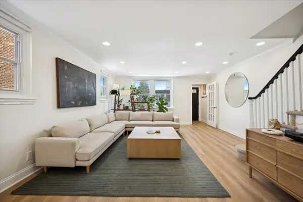 935 E Slocum St, Philadelphia, PA 19150-3607
