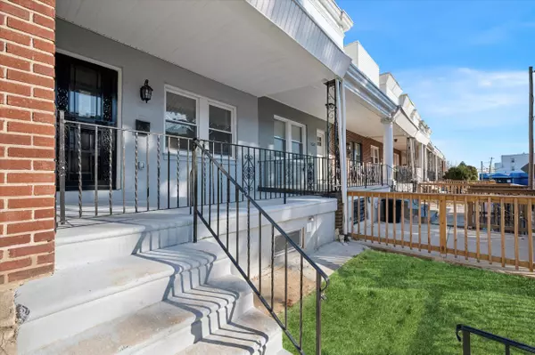 6733 N Woodstock St, Philadelphia, PA 19138-2621